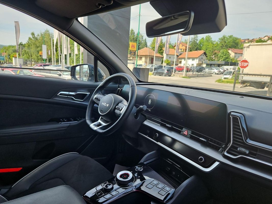 Automobil