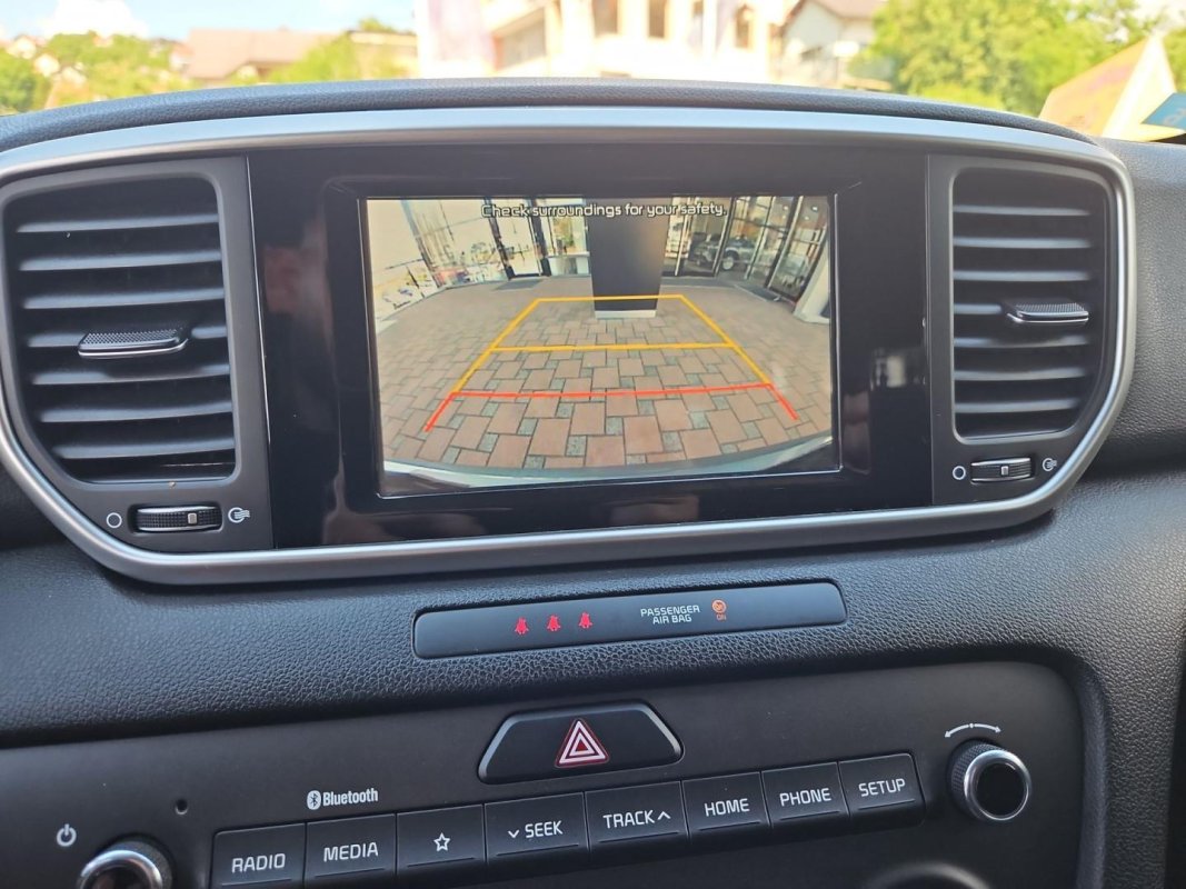 Automobil