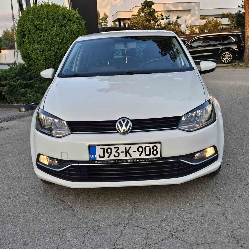 Automobil