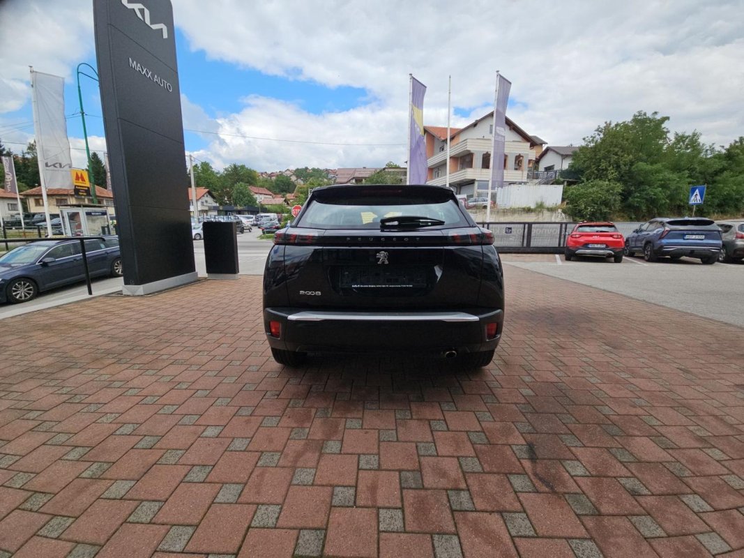 Automobil