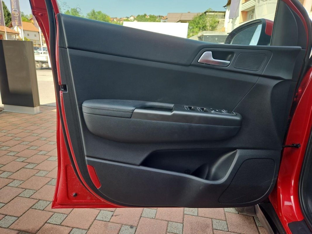 Automobil