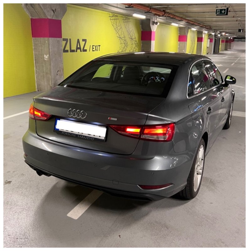 Automobil