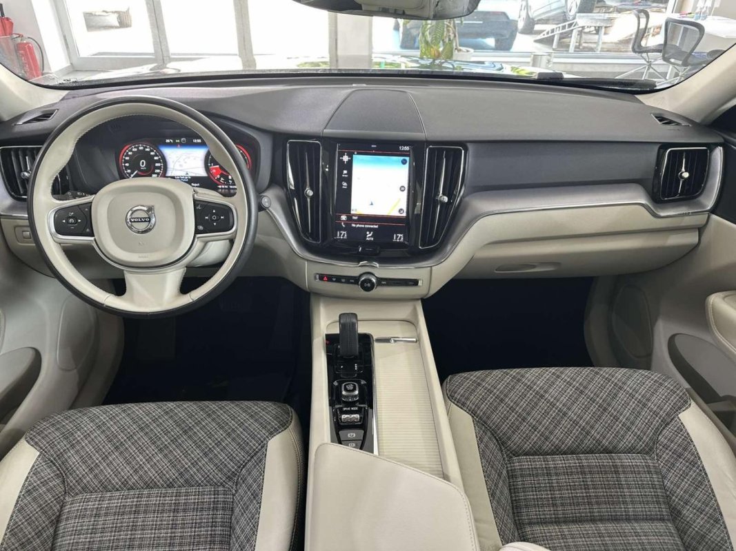 Automobil
