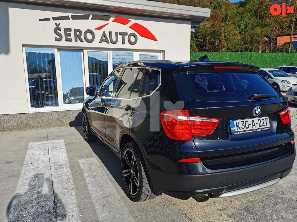 Automobil