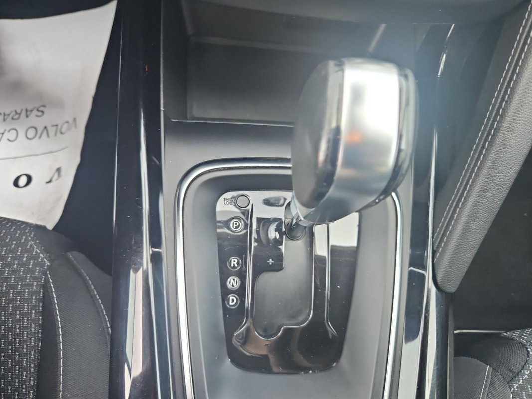 Automobil