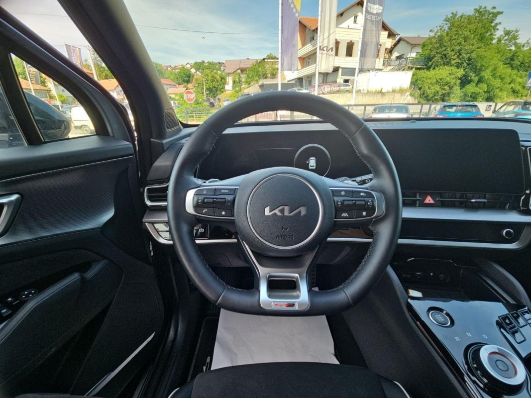 Automobil
