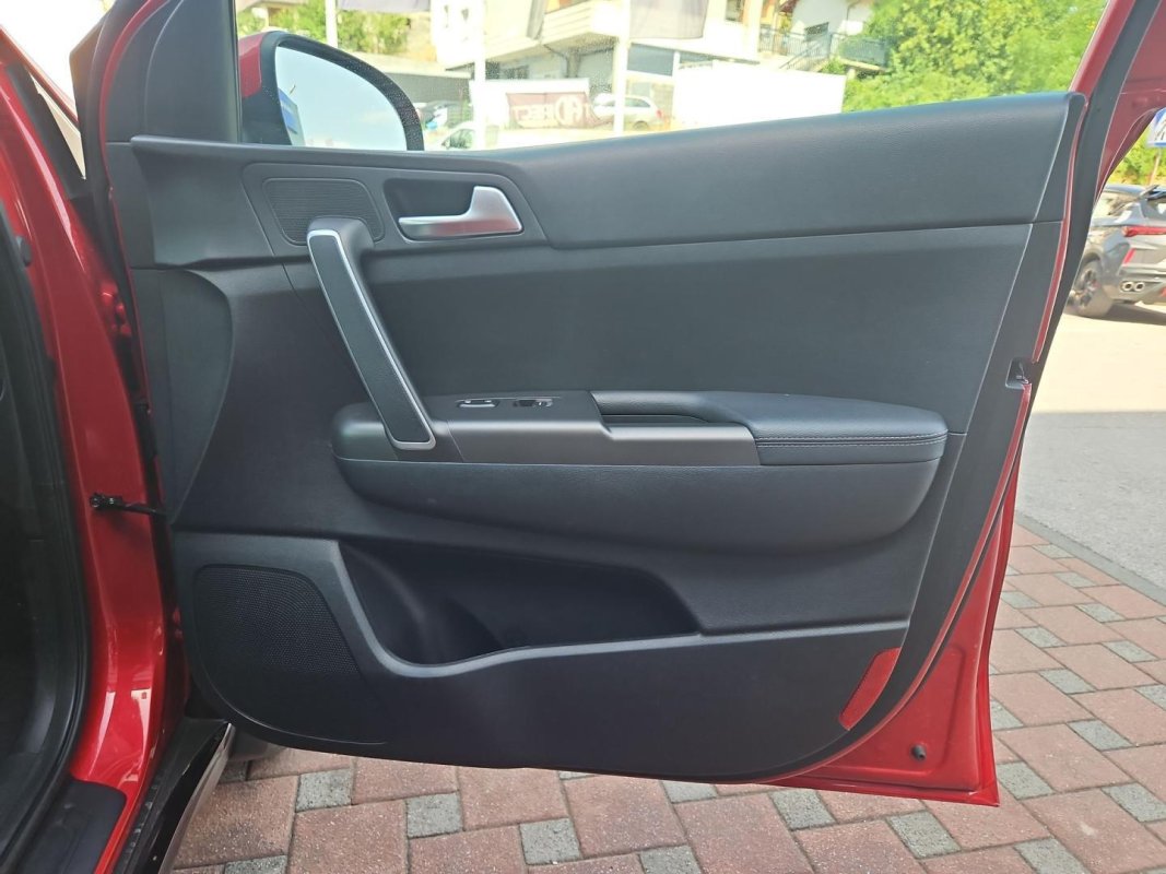 Automobil