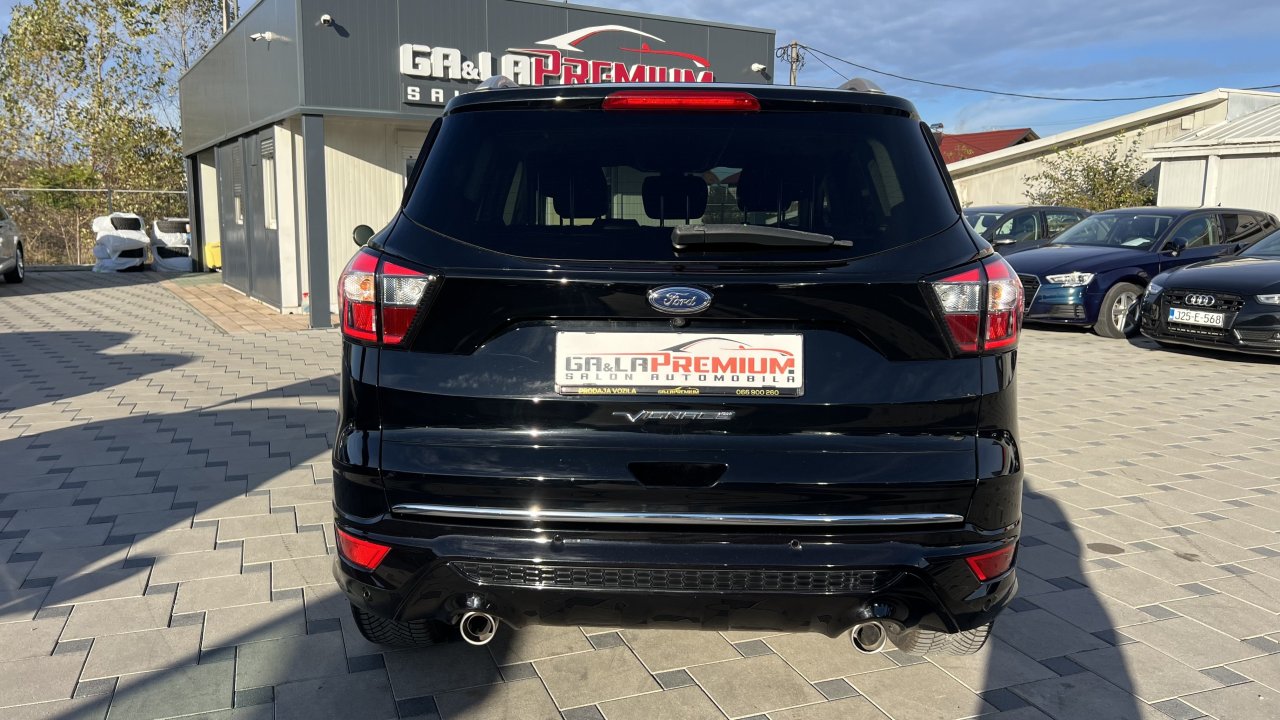 Automobil