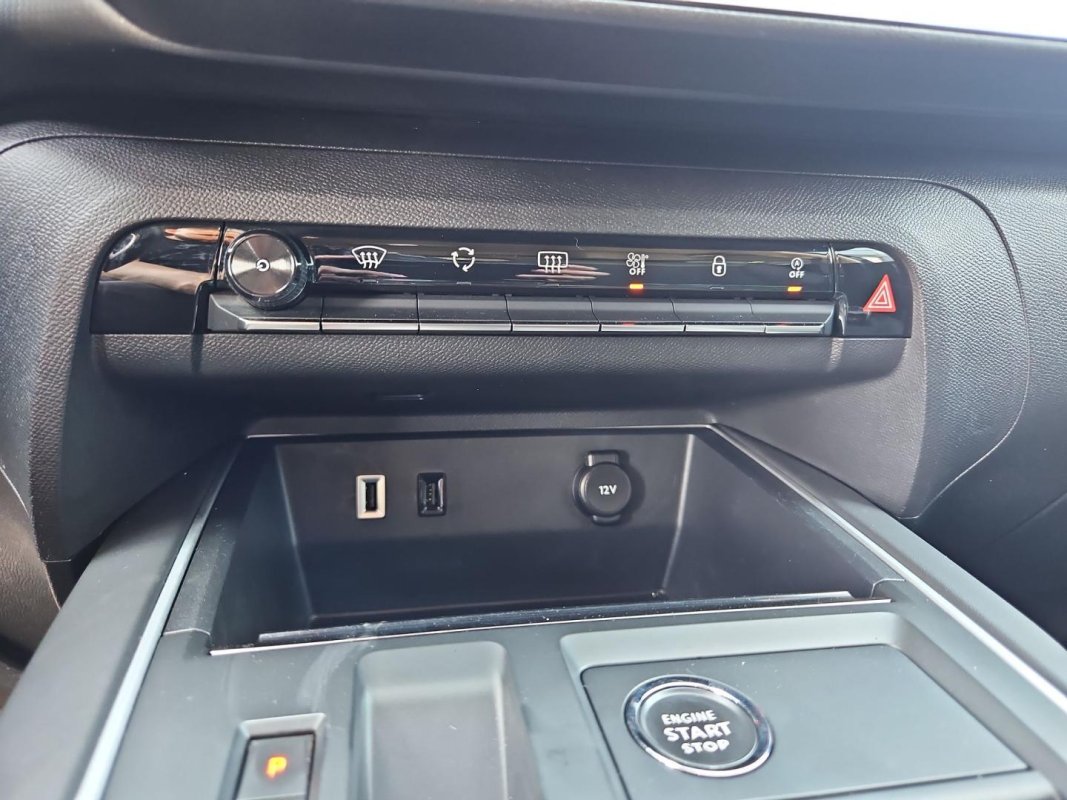 Automobil