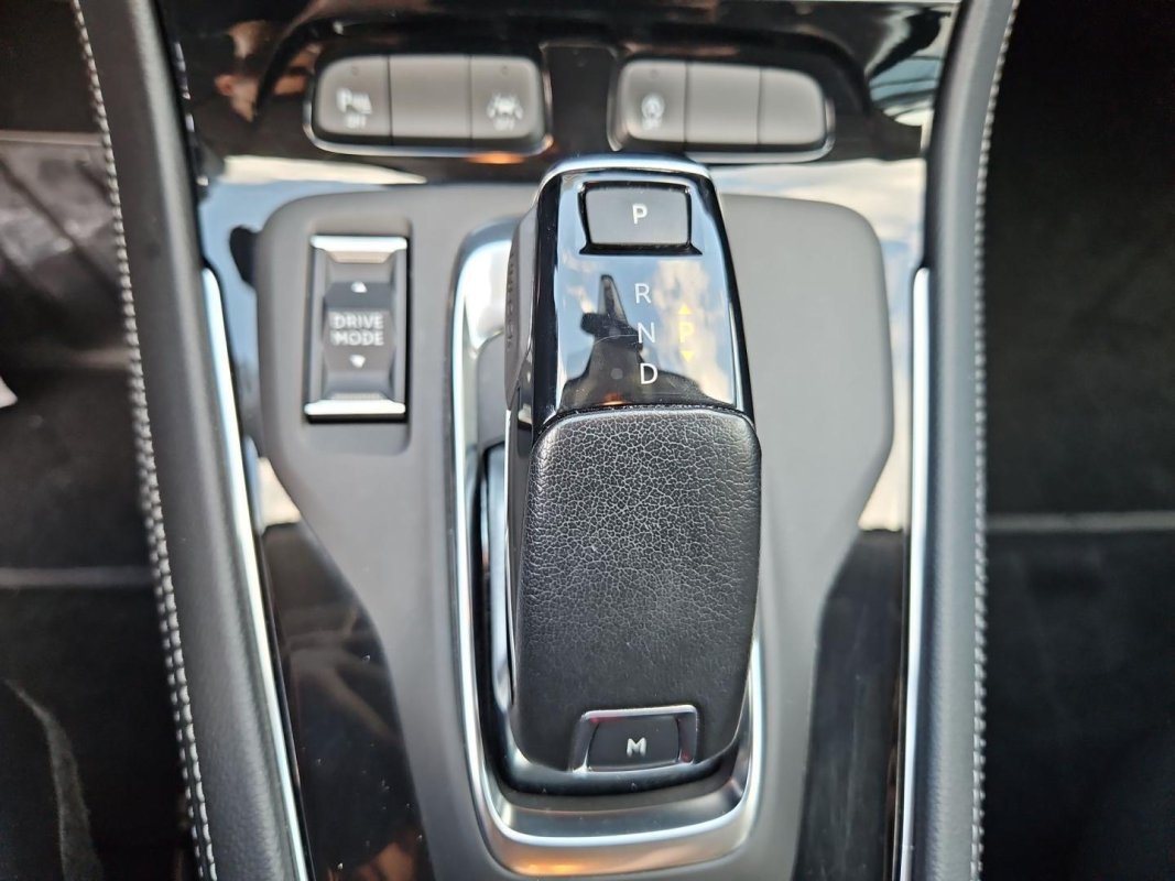 Automobil