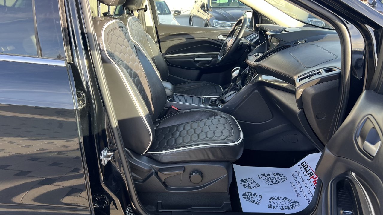 Automobil