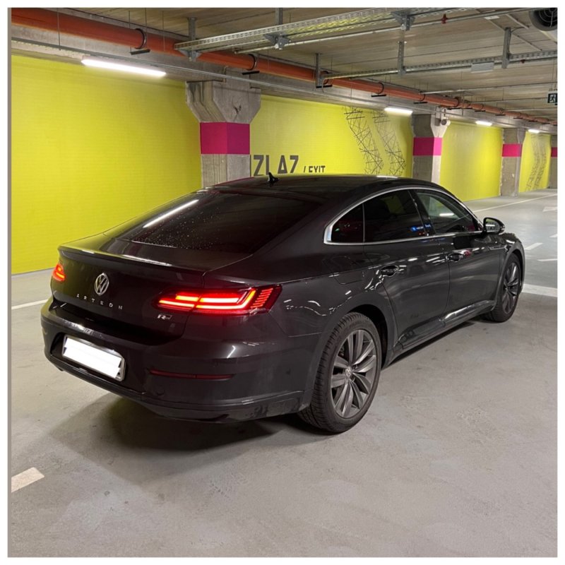 Automobil