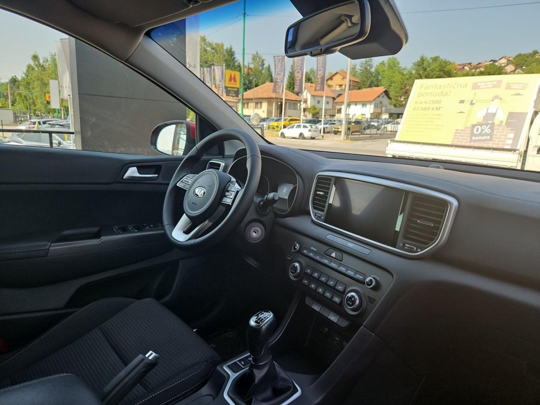 Automobil