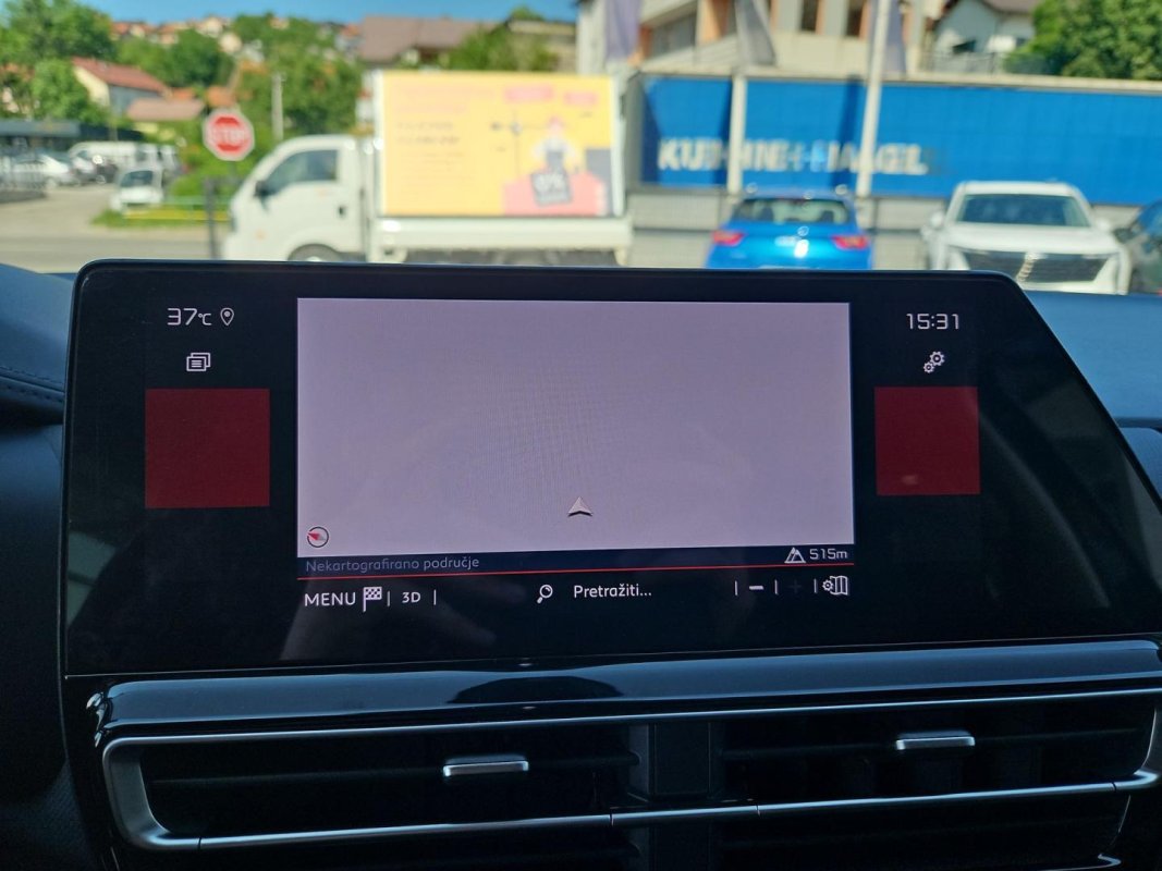 Automobil