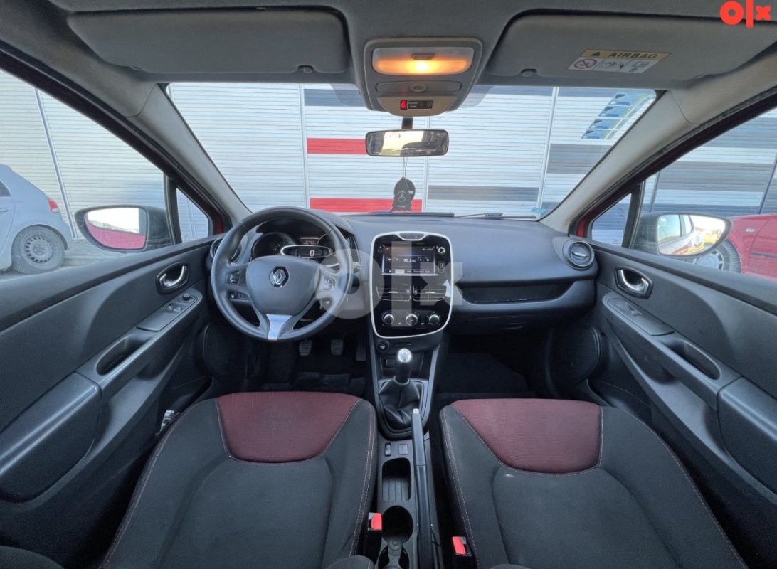 Automobil