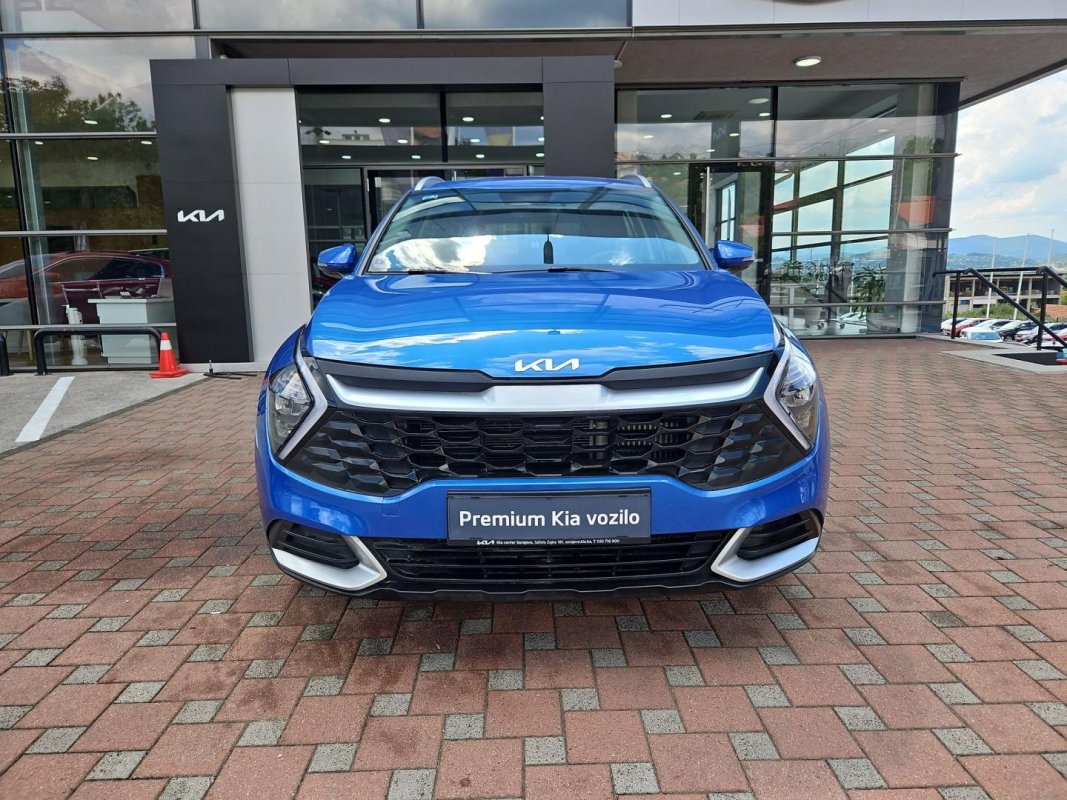 Automobil