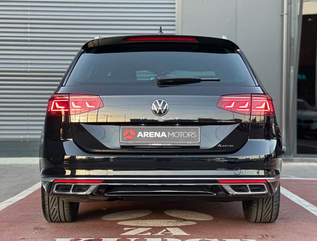 Automobil