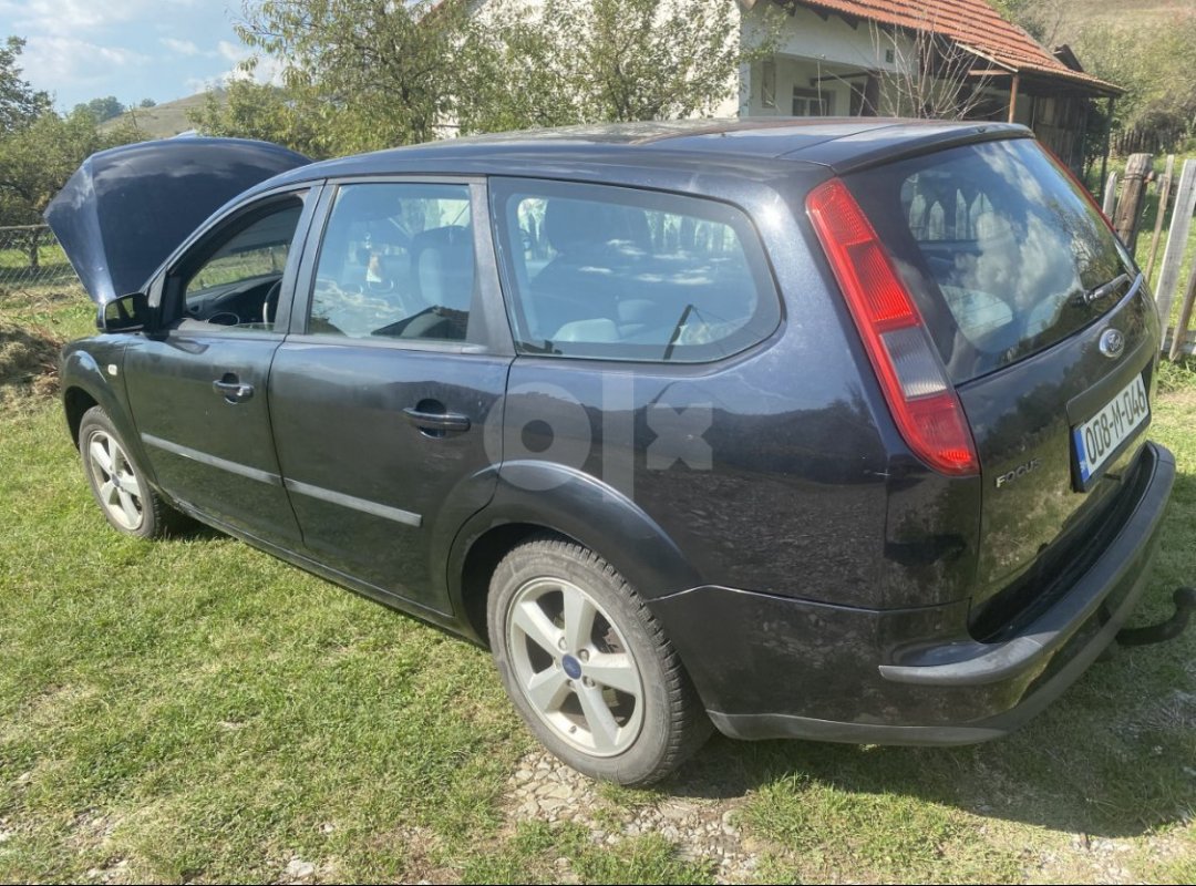 Automobil
