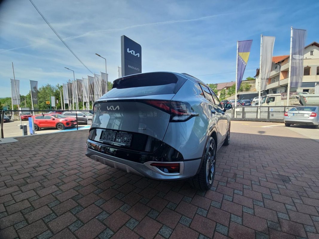 Automobil