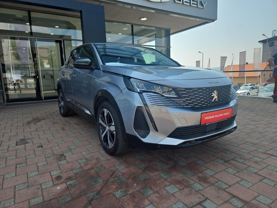 Automobil