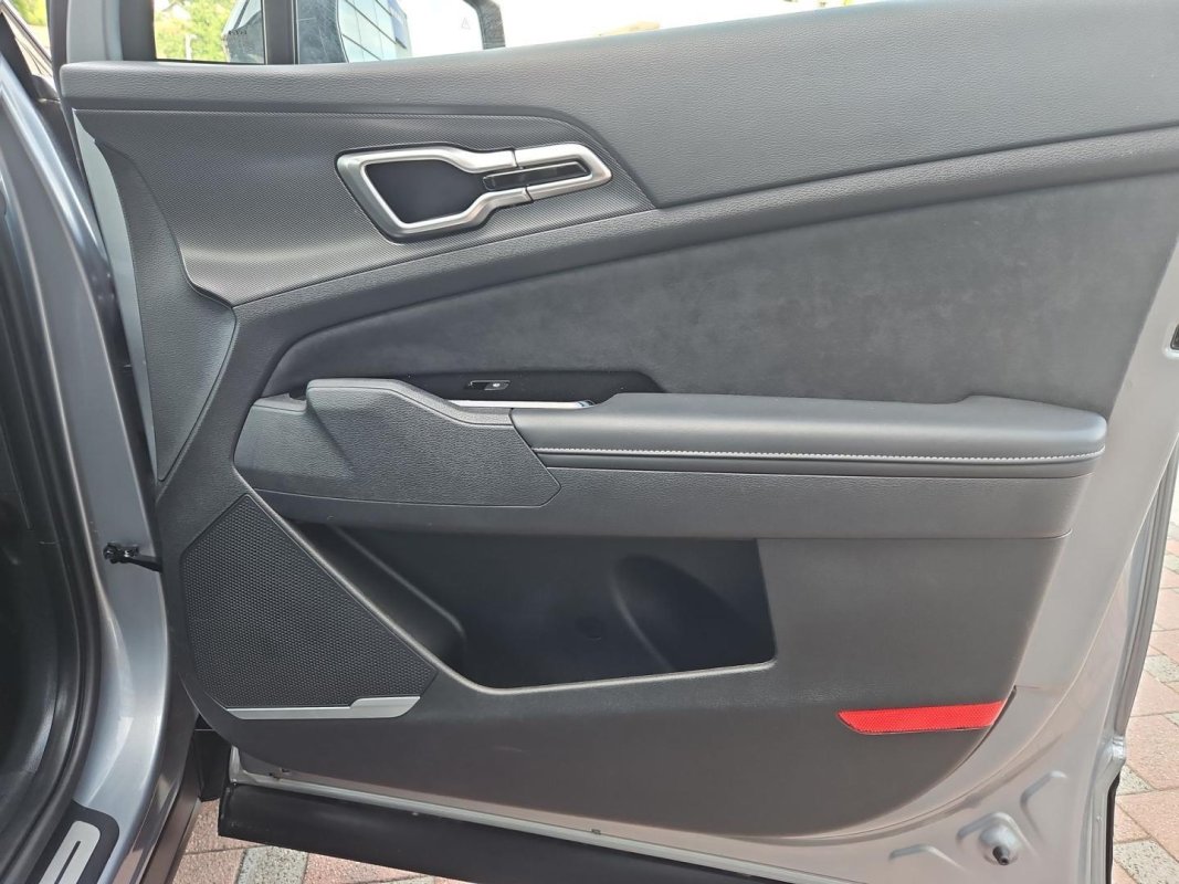 Automobil