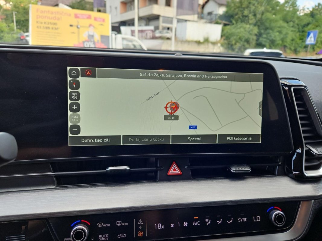 Automobil