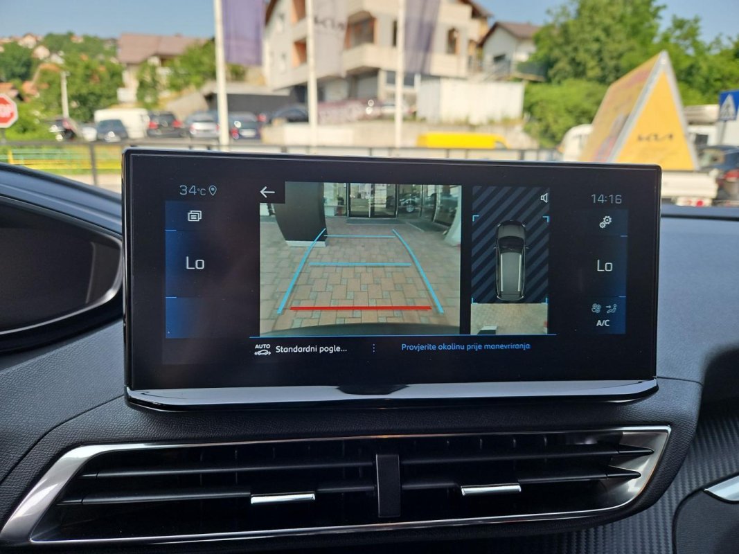 Automobil