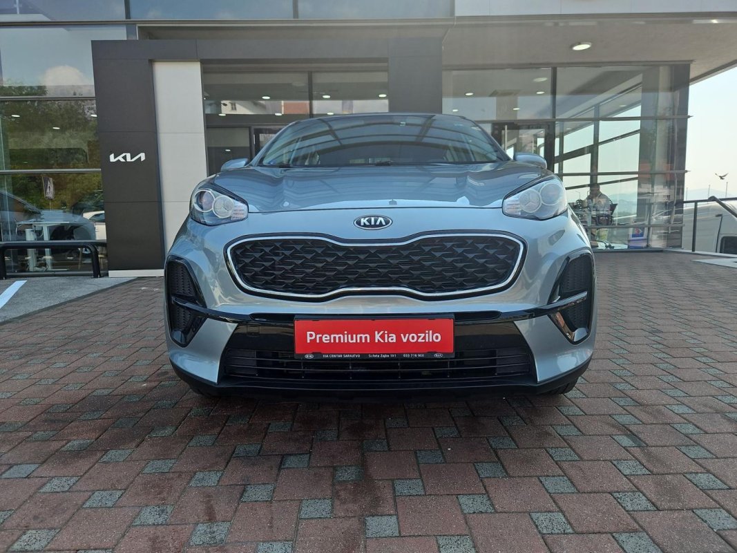 Automobil