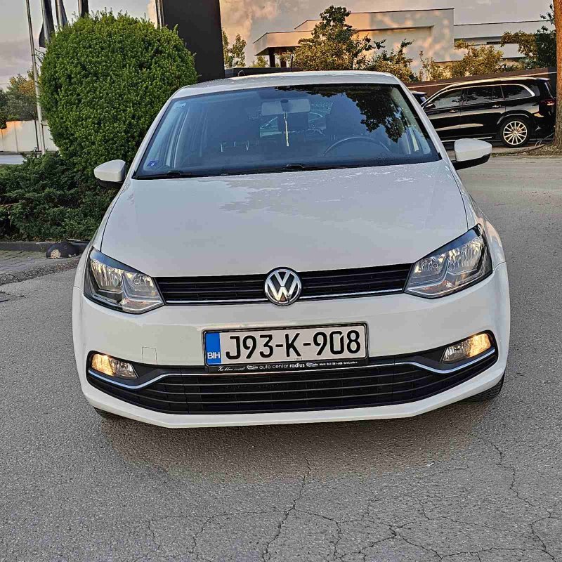 Automobil