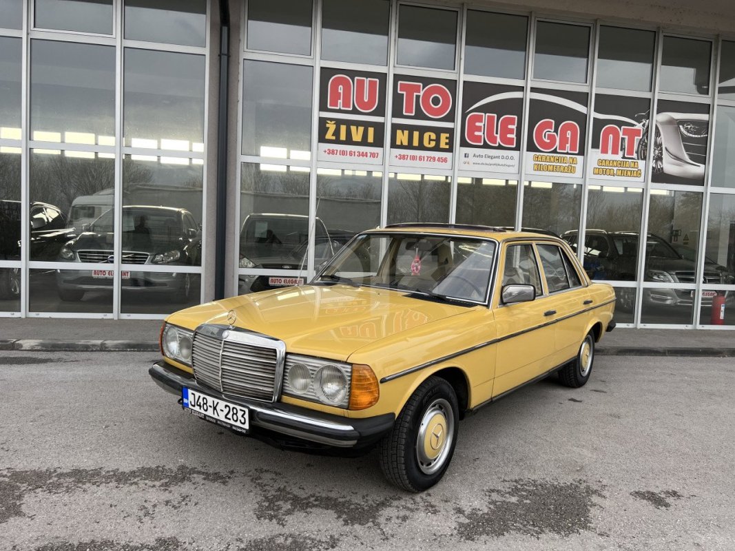 Automobil