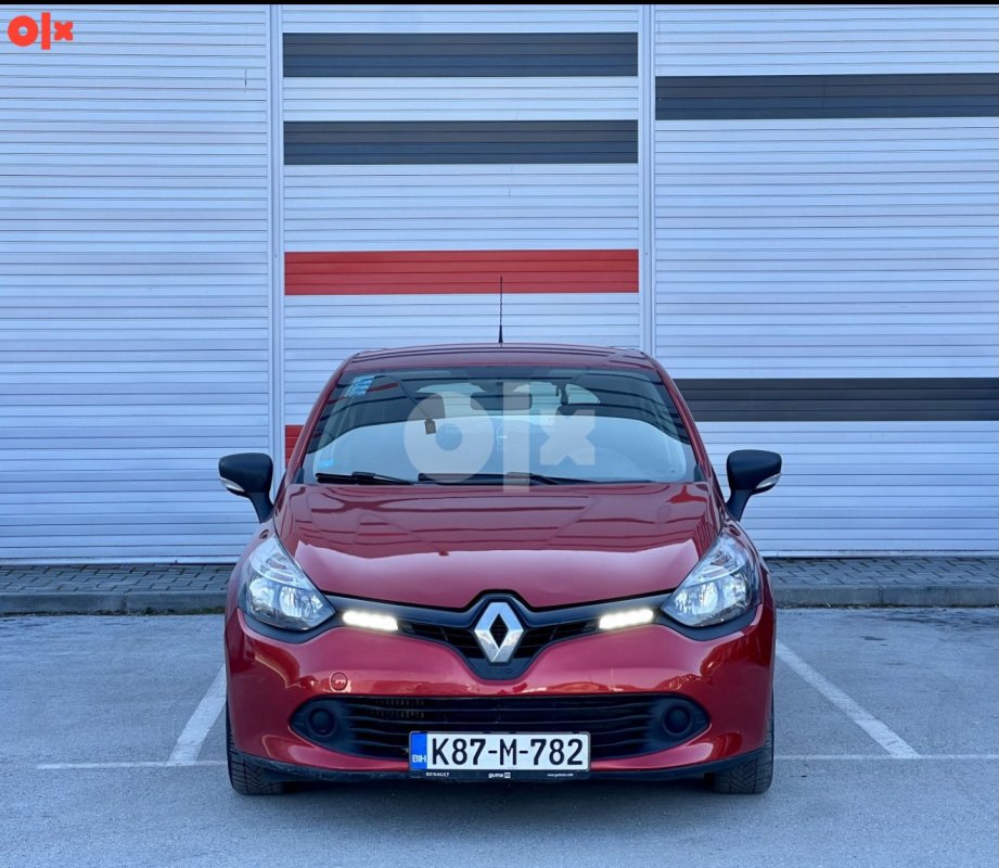 Automobil