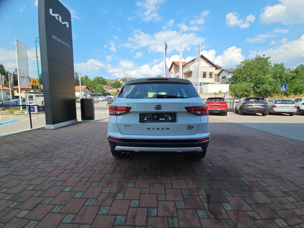 Automobil