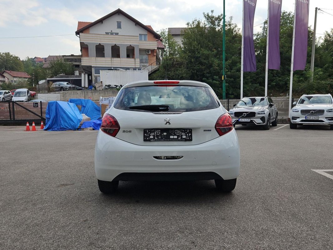 Automobil