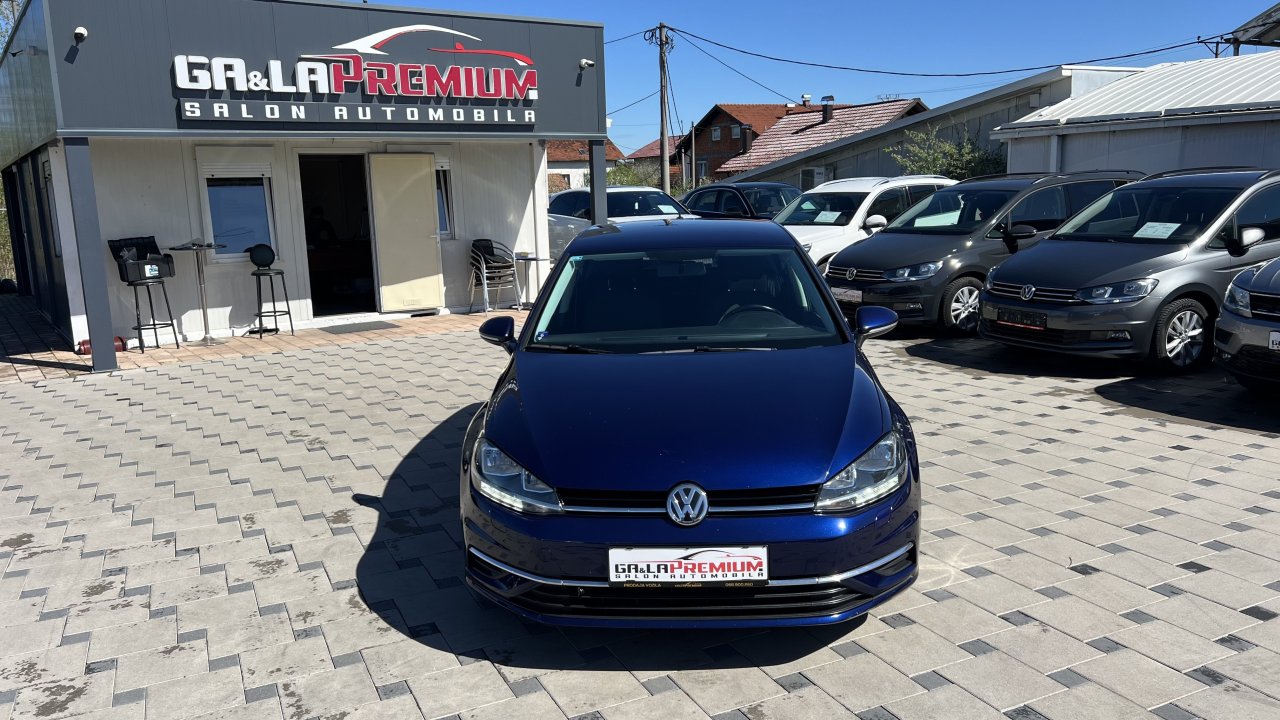 Automobil
